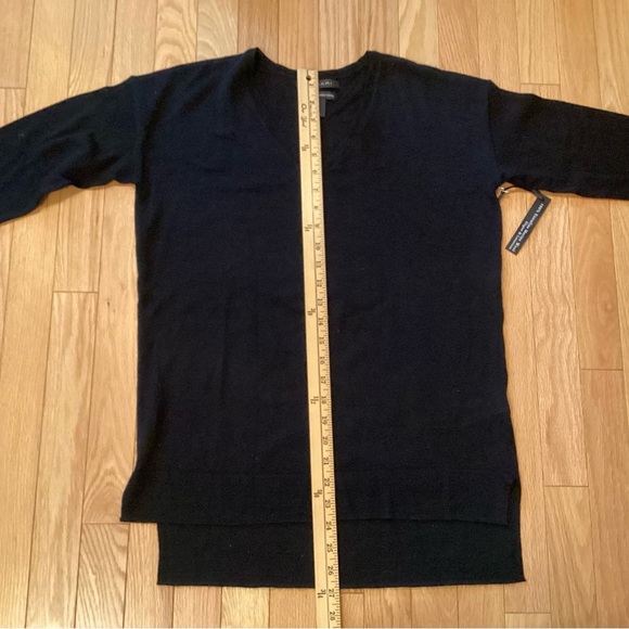 Tahari 100% Fine Merino Wool Sweater, black, Size Small, NWT - Picture 7 of 10